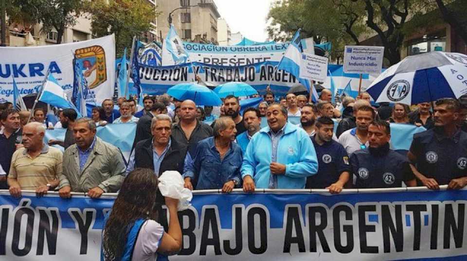 sin-candidato-para-apoyar,-divididos-y-con-poco-para-celebrar,-los-gremios-marchan-por-el-dia-del-trabajador