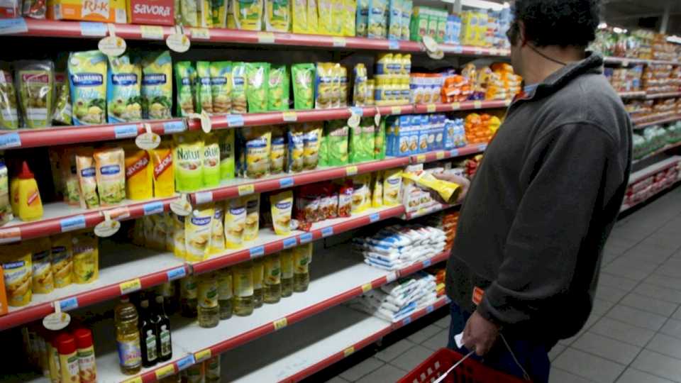 En febrero, los supermercados neuquinos facturaron 13.120 millones de pesos