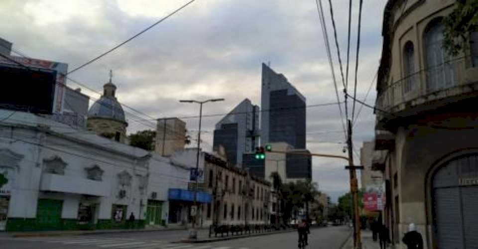 Un día de miércoles en Santiago: el tiempo para este 3 de mayo