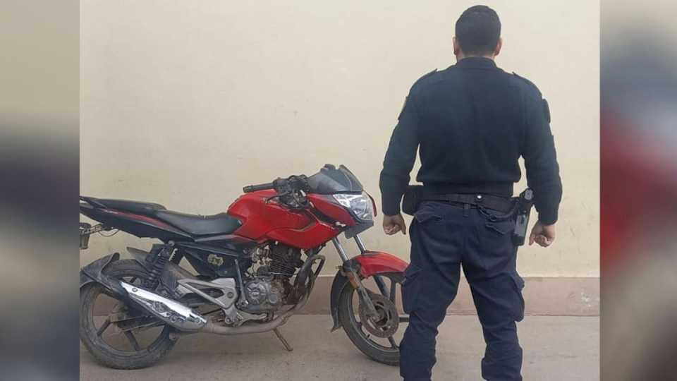 se-dio-vuelta-unos-segundos-y-le-robaron-la-moto:-la-policia-la-hallo-en-pocas-horas