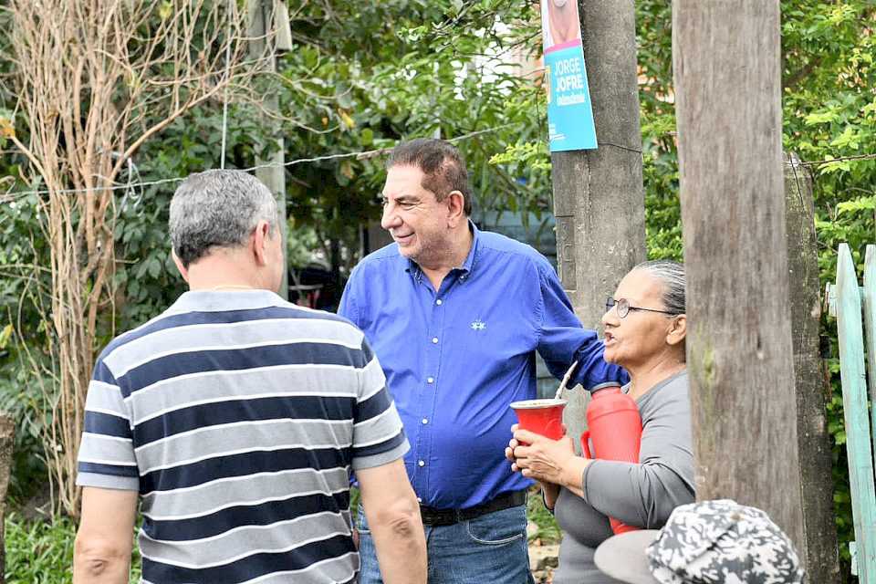 jorge-jofre-recorrio-el-barrio-san-juan-i-donde-dialogo-con-vecinos-y-superviso-tareas-de-ripio