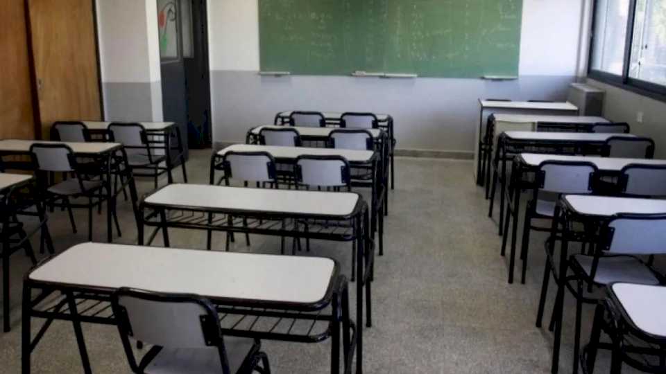 Continúa el paro docente de ATEP y se suma SADOP este miércoles