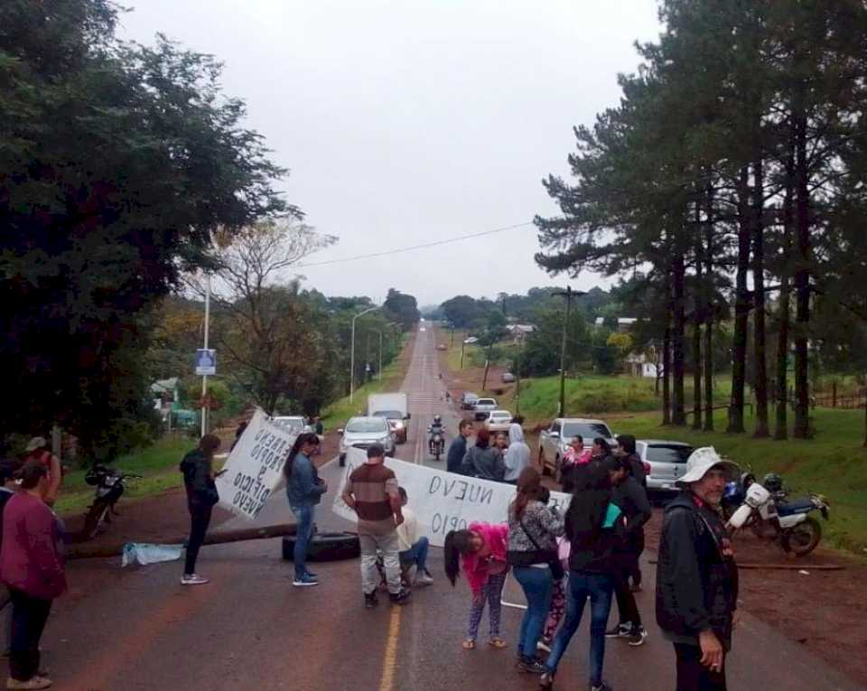 Pozo Azul: intensifican la medida de fuerza a la espera de respuestas por título tierra y nuevo edificio escolar