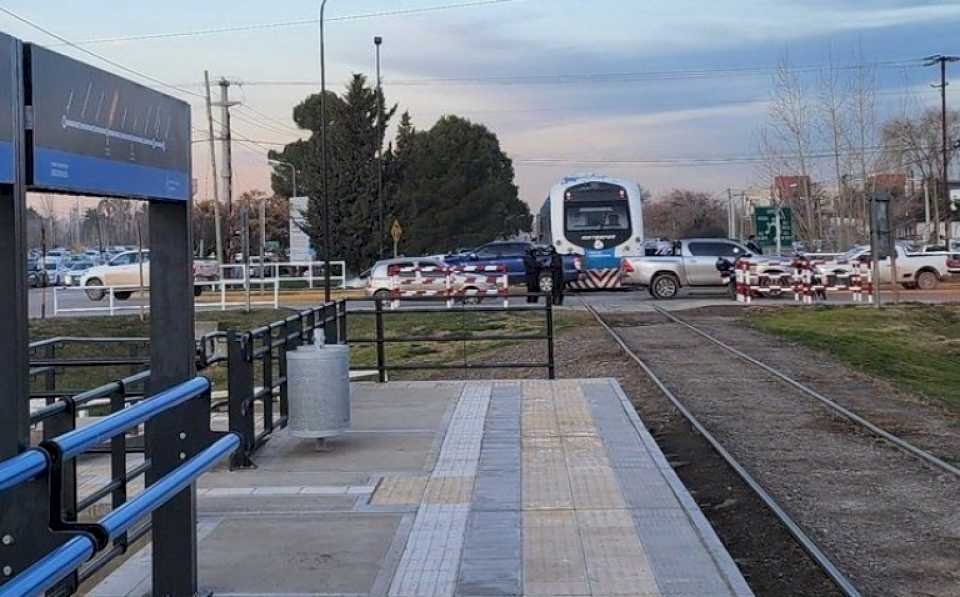 Cómo serán los horarios de las nuevas paradas del Tren del Valle