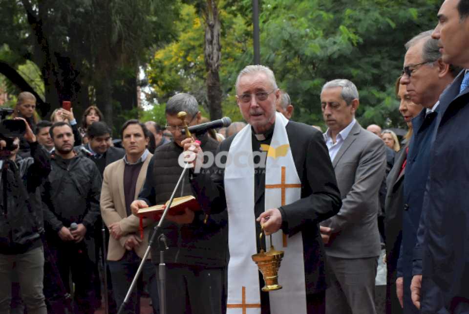 monsenor-stanovnik:-«la-cruz-esta-plantada-en-los-origenes-de-este-pueblo»