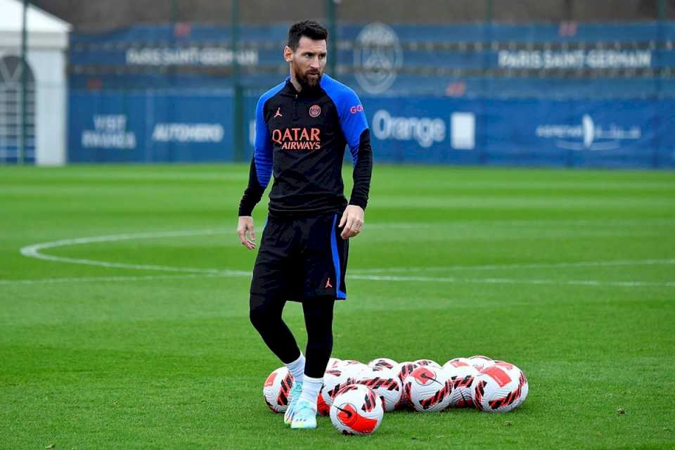 Messi cumple con la sanción y no se presentó a la práctica de PSG