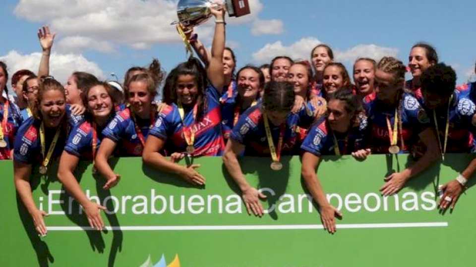 Una rugbier tucumana anotó un try y se convirtió en campeona de España