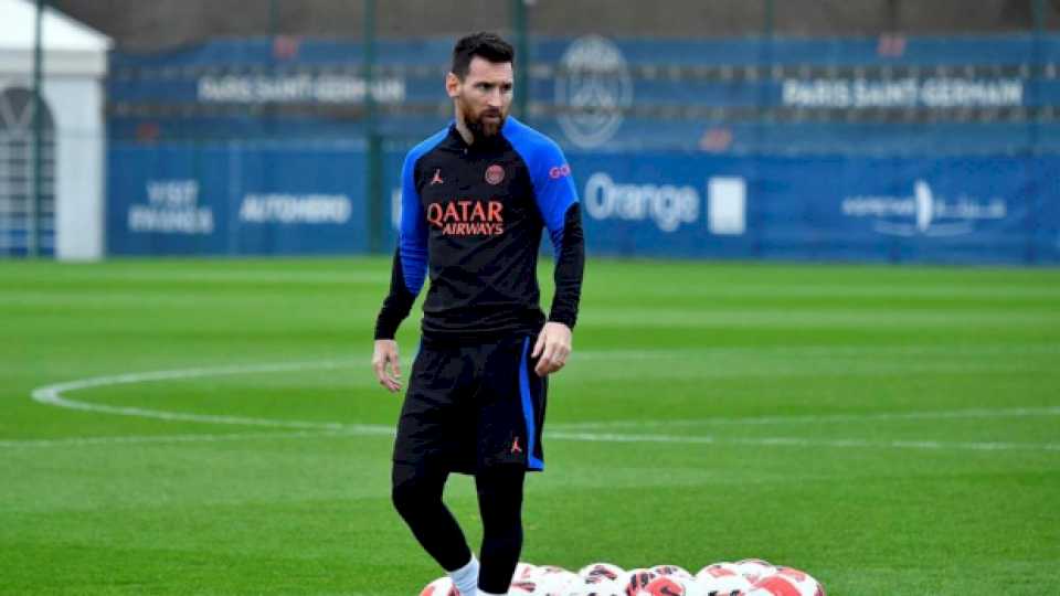 messi-cumple-con-la-sancion-y-no-se-presento-a-la-practica-de-psg