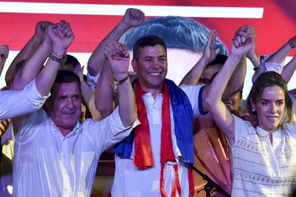 santiago-pena-gano-las-elecciones-en-paraguay-y-llamo-a-la-unidad