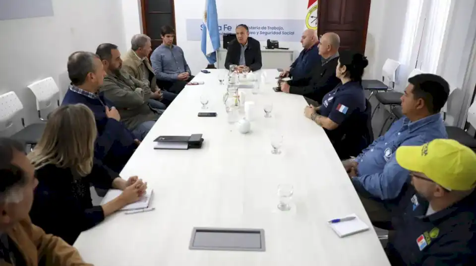 Reunión tripartita entre la Provincia, gremios y empresas de la construcción