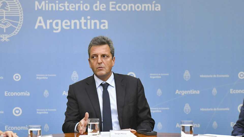 las-cinco-fuentes-de-dolares-con-las-que-sergio-massa-intenta-frenar-el-drenaje-de-divisas