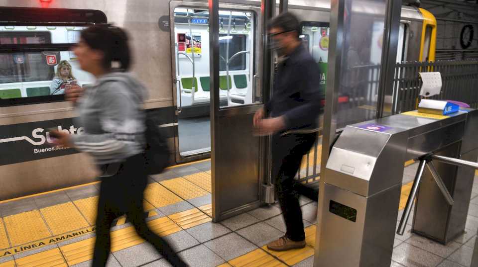 paro-de-subte:-se-levanto-la-medida-y-se-reactivo-el-servicio-en-las-lineas-a-y-c