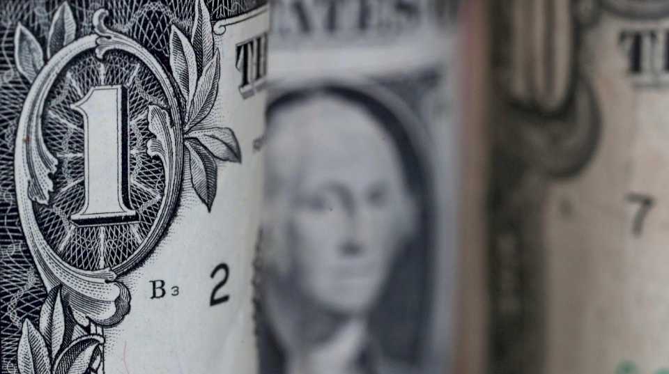 El dólar blue bajó $1, cerró a $468 y el BCRA vendió 18 millones