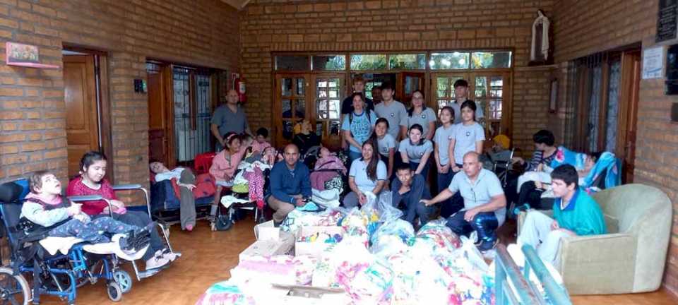 hogares-de-la-fundacion-hayes-recibieron-donaciones-del-roque