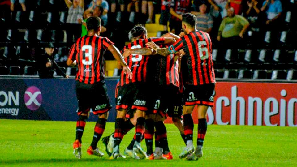 Patronato juega por primera vez la Libertadores en su cancha ante Melgar