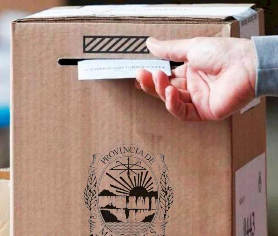 Misiones | El Tribunal Electoral puso en marcha el operativo electoral para este domingo: habrá alrededor de 3.000 urnas y más de 450 centros de votación