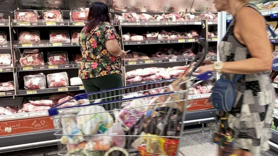 Cuánto aumentaron los alimentos en el conurbano durante este año: datos preocupantes