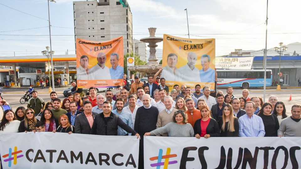 cesarini-y-manzi-con-un-centenar-de-dirigentes-acompanaron-a-larreta