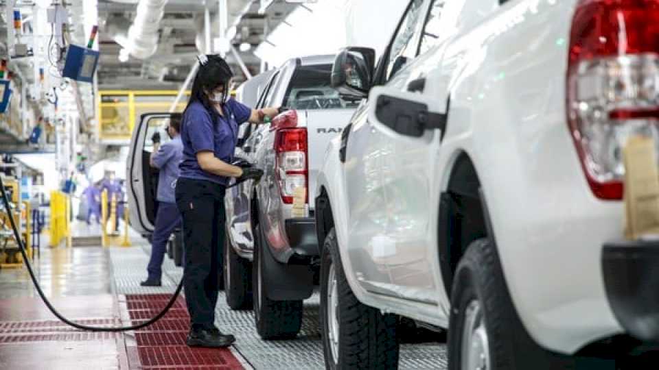 La producción automotriz subió 24,1% en abril y acumula más de 26% en lo que va del año