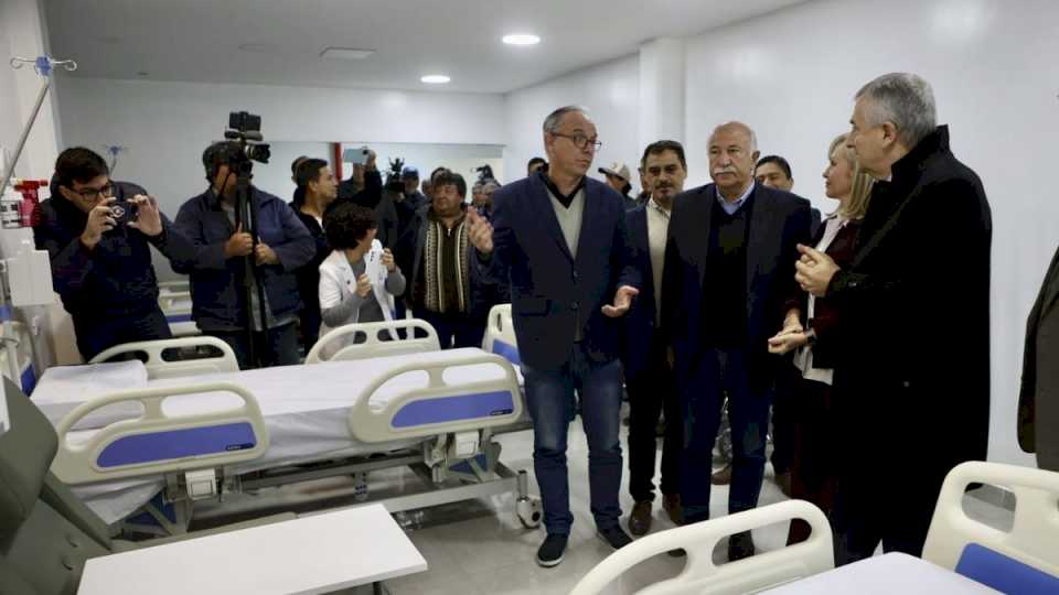 Denuncian que la inauguración en Hospital Zabala fue una puesta en escena de Morales