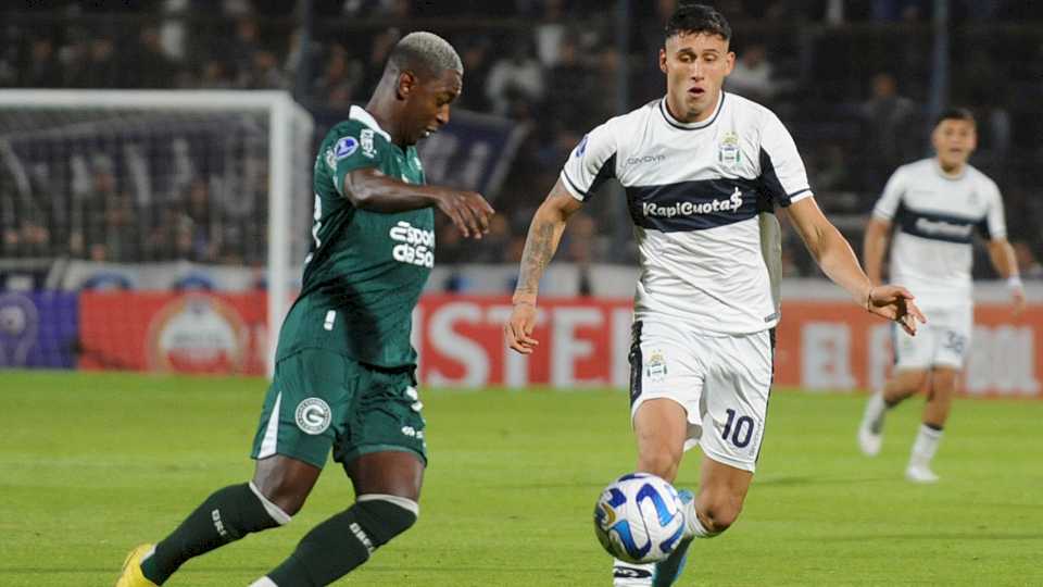 gimnasia-perdio-de-local-ante-goias-con-dos-penales-y-se-aleja-de-la-clasificacion