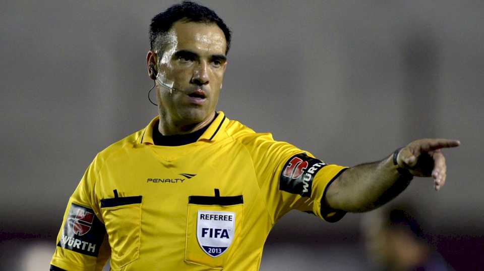 silvio-trucco,-el-arbitro-var-del-superclasico:-historia-de-su-increible-linaje-familiar-y-un-dato-inesperado