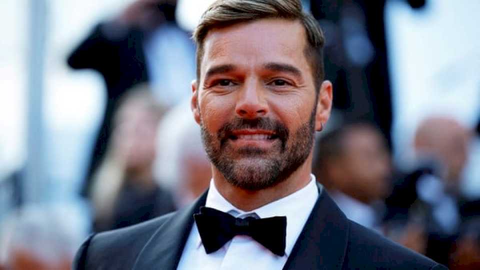 ricky-martin:-su-sobrino-insiste-con-que-fue-abusado-sexualmente-por-el-y-lo-demanda-por-10-millones-de-dolares