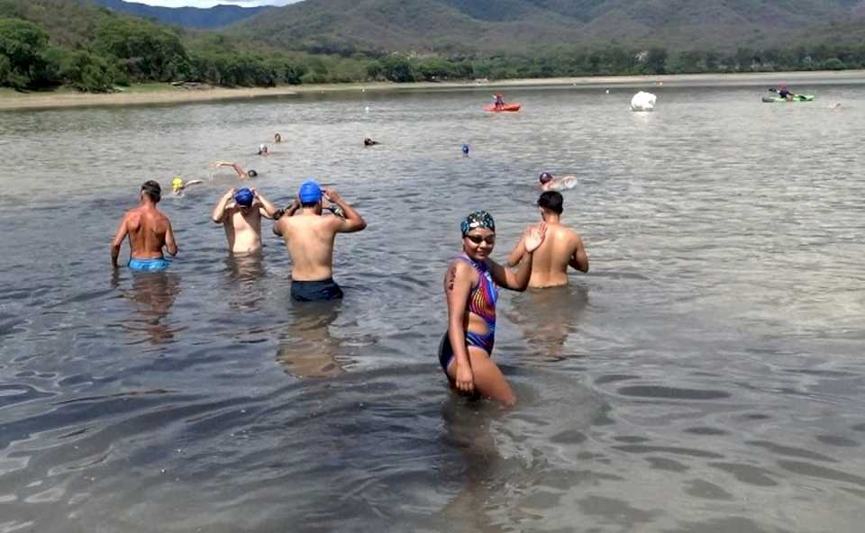 joven-nadadora-jujena-participara-en-el-xvii-torneo-internacional-de-aguas-abiertas-en-el-lago-titicaca