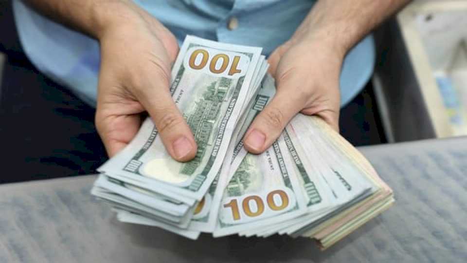 Dólar hoy: a cuánto cotizan el oficial y sus diferentes tipos de cambio este viernes 05 de mayo