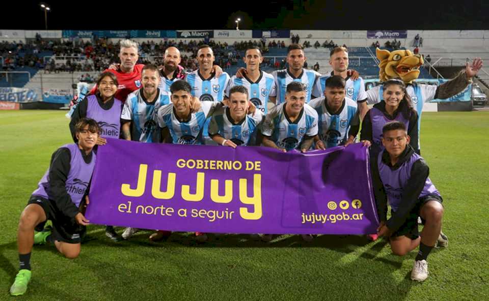 Equipo que gana no se toca: Gimnasia repetiría formación para enfrentar a Chacarita