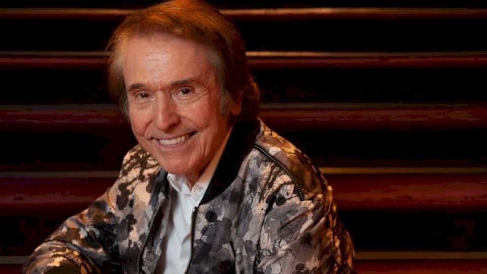 raphael-cumple-80:-un-cantante-inextinguible-y-que-sigue-siendo-aquel