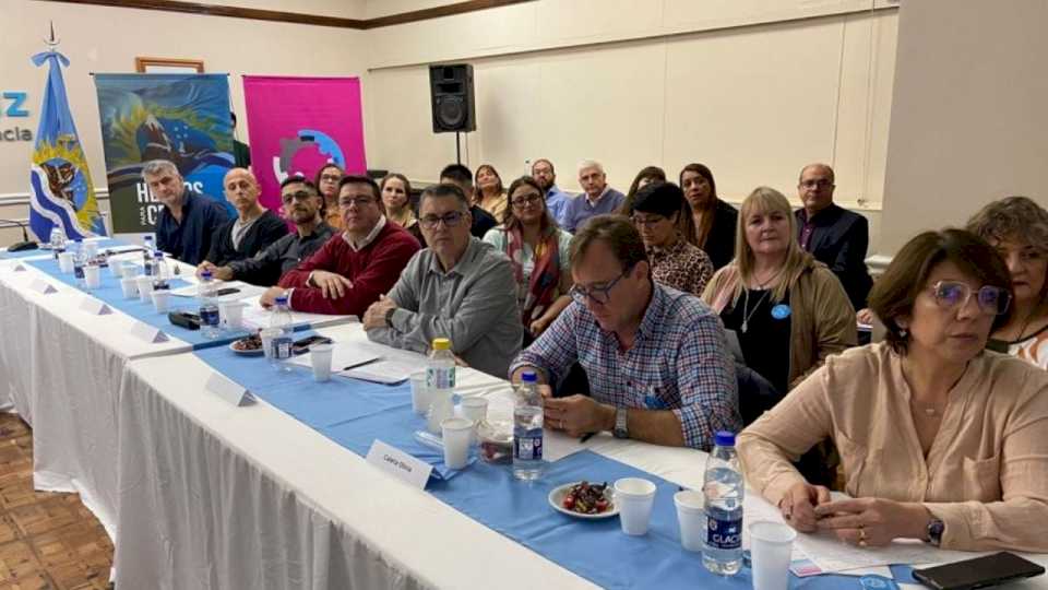 Concretan reunión de directores y administradores hospitalarios en Río Gallegos