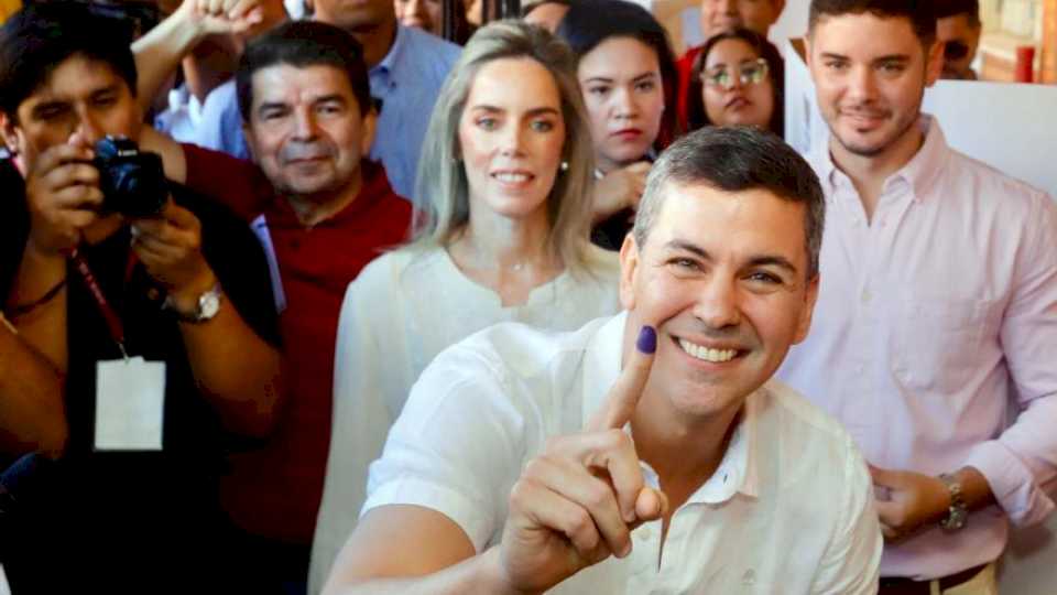 pena-aventaja-en-17-puntos-a-alegre-en-las-elecciones-de-paraguay