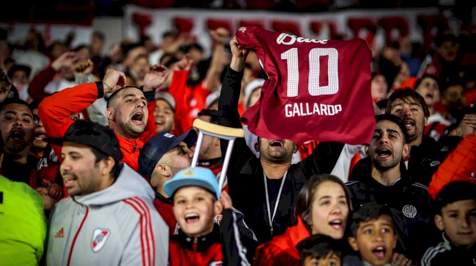 river-preparo-un-impactante-recibimiento-para-el-superclasico-con-boca