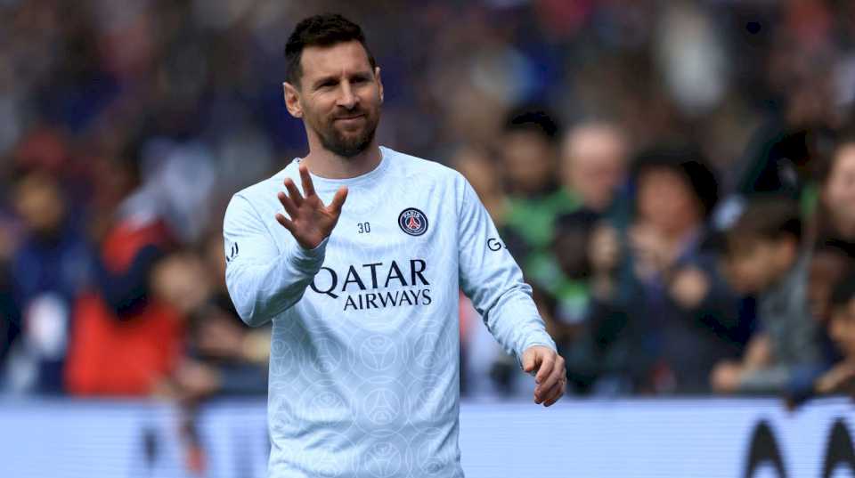 Un exjugador del PSG respaldó a Messi y estalló contra los hinchas: “No lo merecemos”