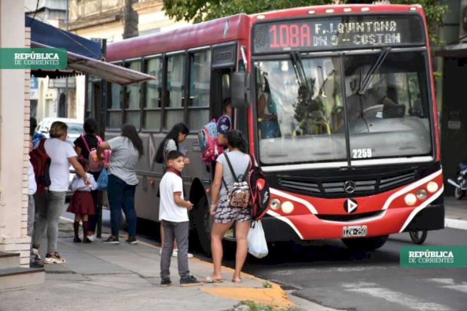 Levantaron el paro de colectivos previsto desde mañana