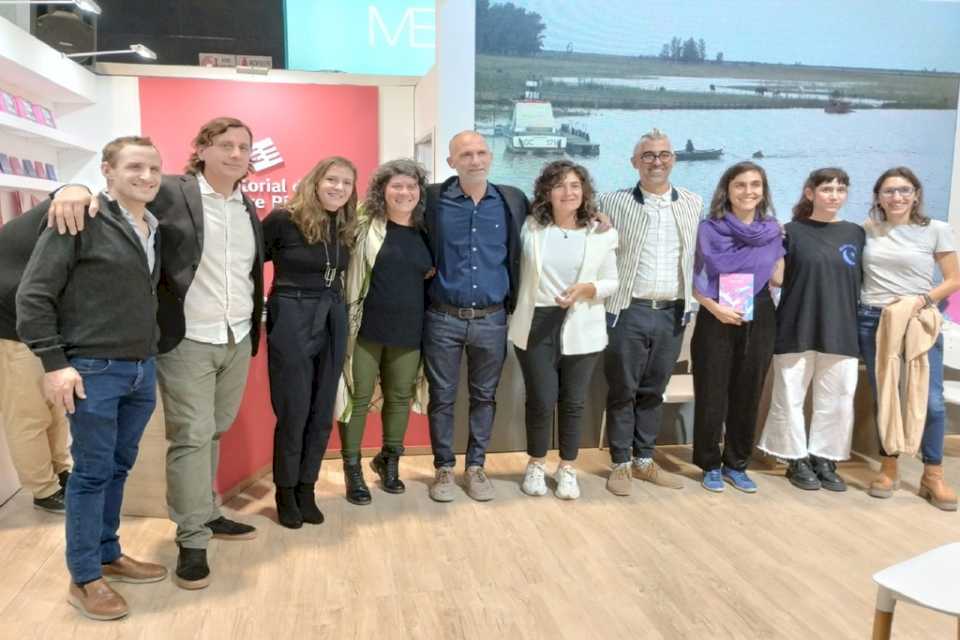 La EDER continúa con las presentaciones en la Feria del Libro