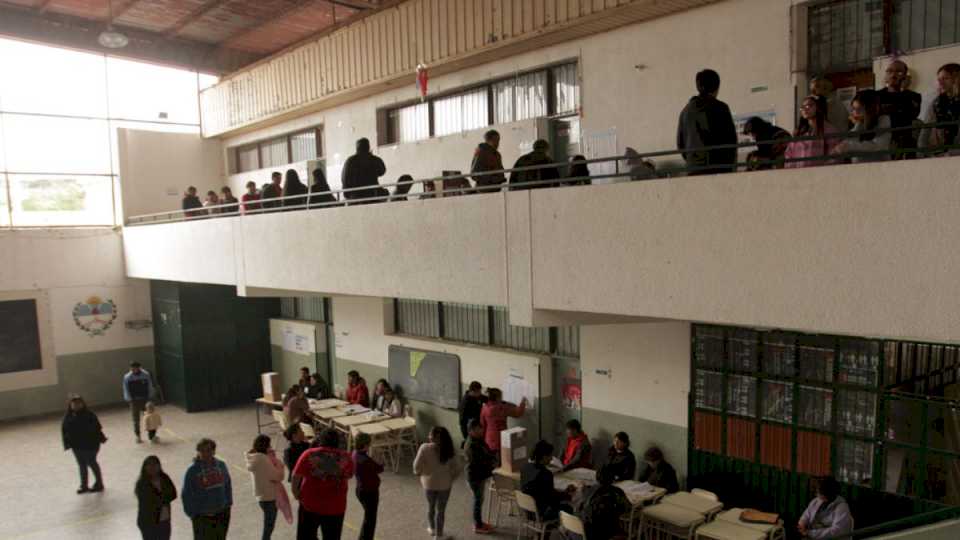 La lista completa de escuelas donde no habrá clases por las elecciones