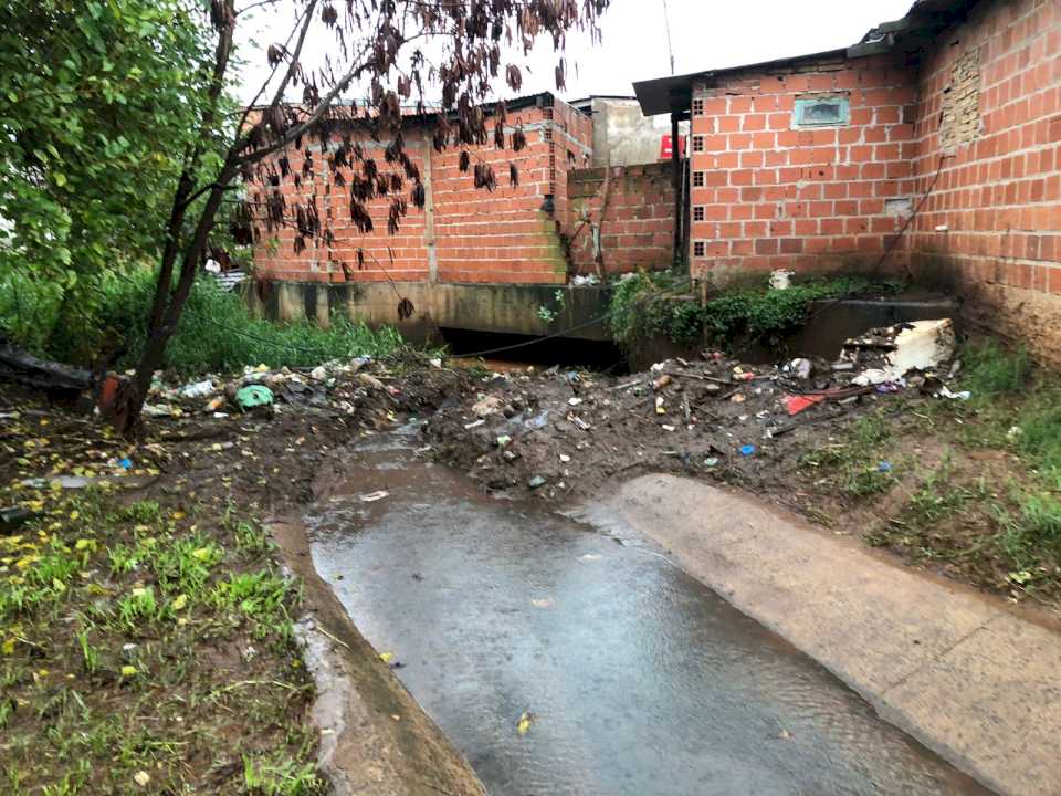 bo-vecinos-unidos-“es-inhabitable”-y-las-familias-de-la-zona-siguen-esperando-obras-de-entubamiento-de-la-eby