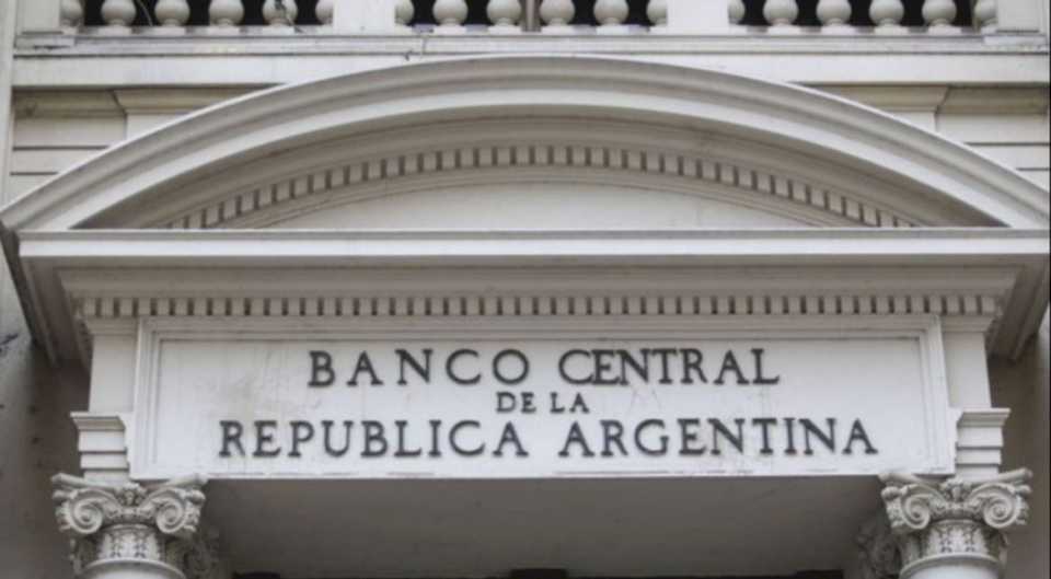 relevamiento-del-bcra-proyecta-inflacion-del-7,5%-en-abril-y-la-sube-a-126,4%-para-el-ano