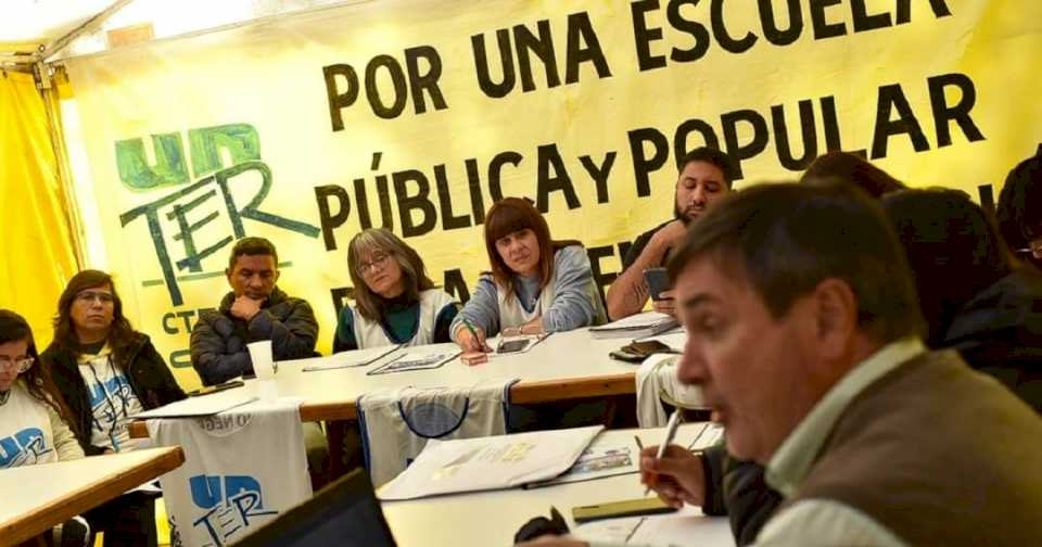 unter-rechazo-la-suspension-de-jornadas-institucionales:-«el-gobierno-persiste-en-su-proceder-ilegitimo»