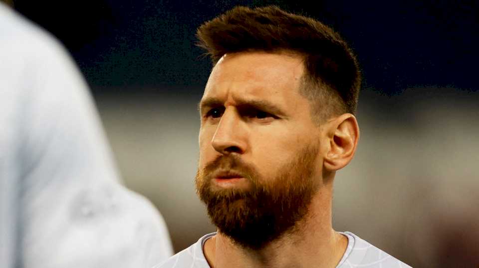 Messi le pidió disculpas al PSG y los memes explotaron en las redes: “Lo hicieron con inteligencia artificial”