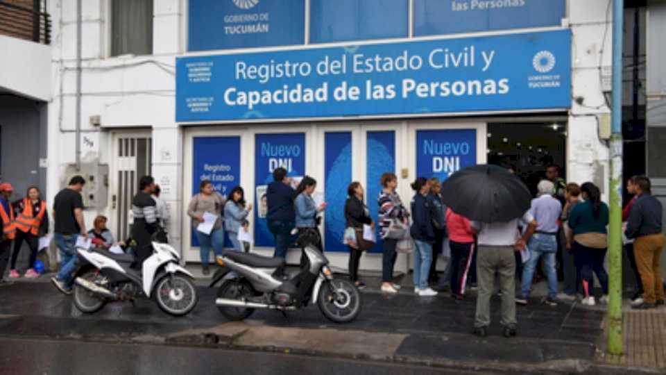 Hoy, todas las oficinas del registro civil entregarán DNI