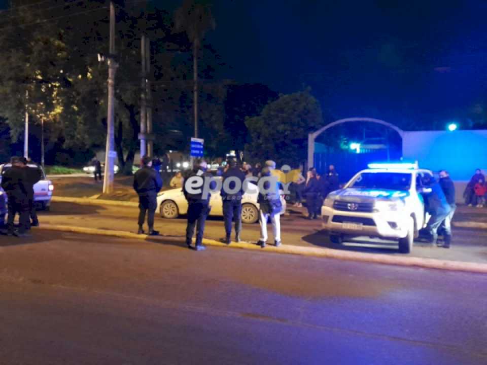 no-querian-ser-detenidos-y-se-atrincheraron-en-el-auto