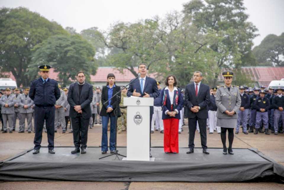 Capitanich entregó 252 nuevos vehículos para las fuerzas provinciales