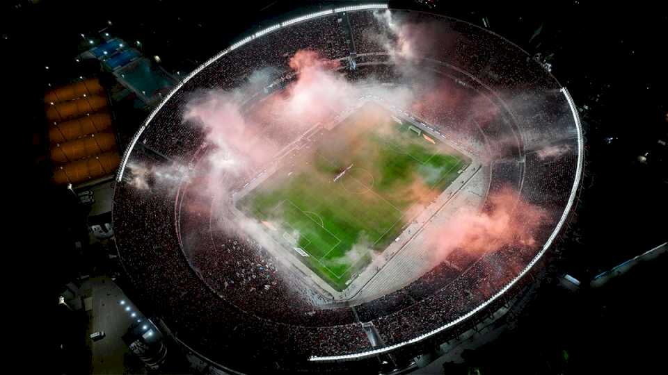 los-hinchas-de-river-preparan-una-fiesta-monumental-con-un-recibimiento-historico