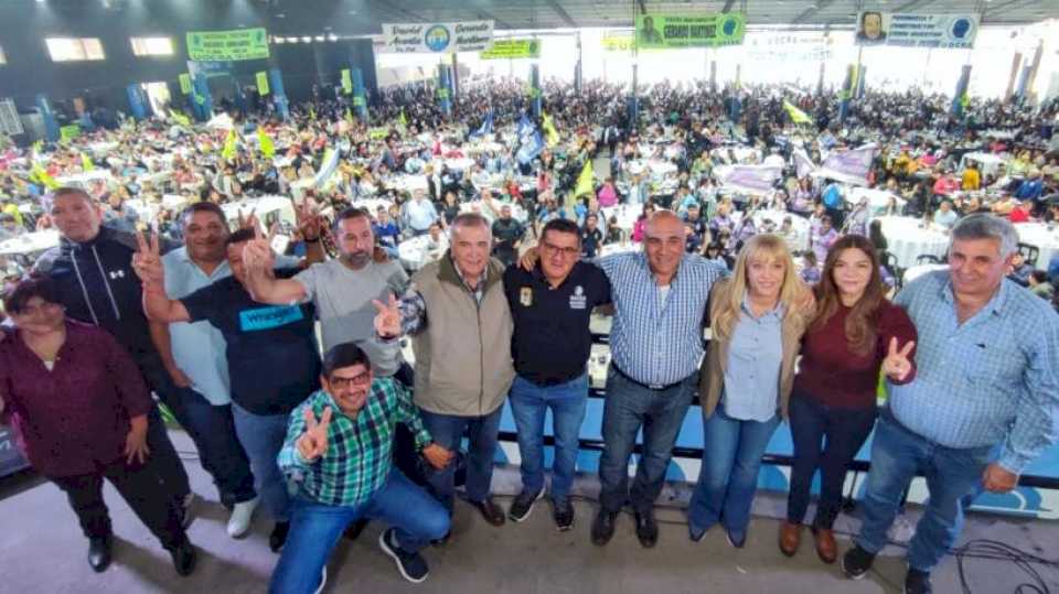 La UOCRA Tucumán ratificó su apoyo a Jaldo-Manzur en acto con más de seis mil obreros de la construcción