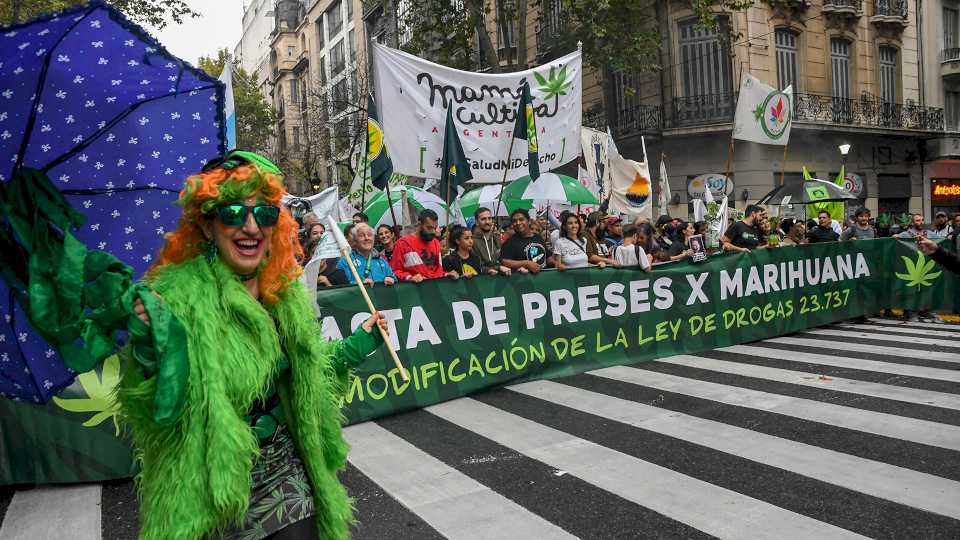 marcha-mundial:-cultivadores-y-usuarios-exigieron-la-despenalizacion-de-la-marihuana