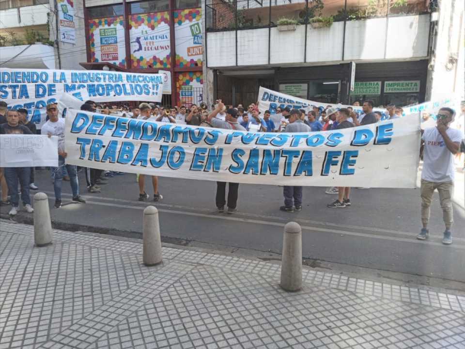 Tabacaleras: otra protesta en Tribunales Federales por conflicto que afecta puestos de trabajo