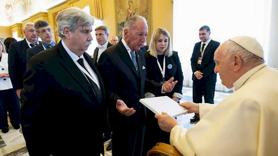 Representantes de la Unión Industrial Argentina visitaron al papa Francisco